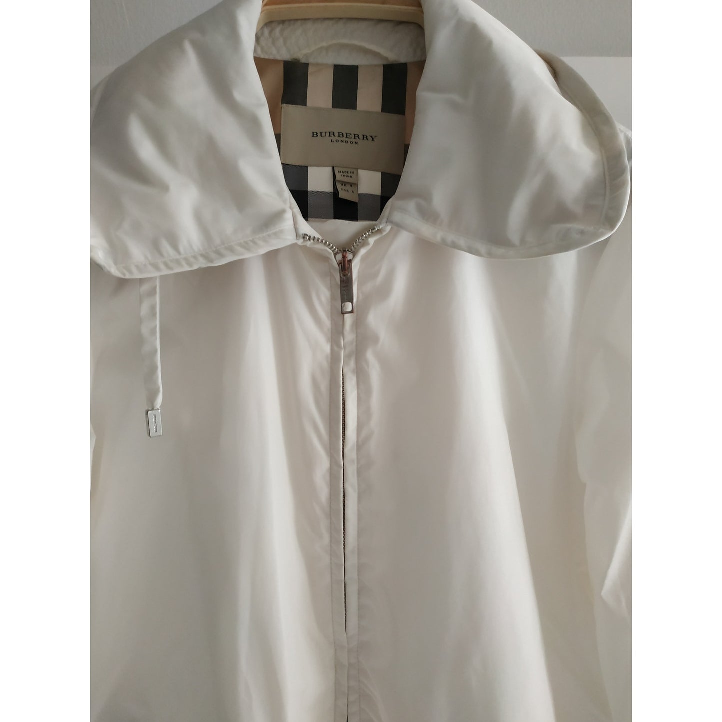 Burberry Raincoat 6 US White Full Zip Hidden Hood