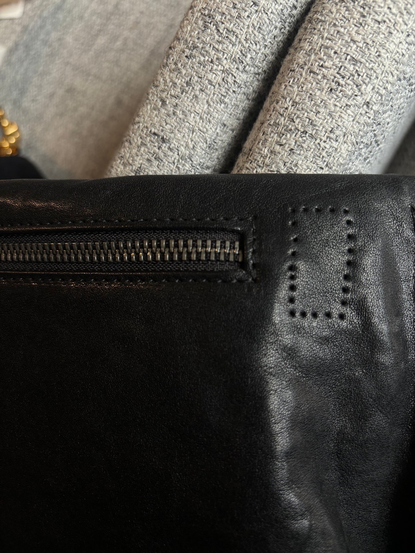 Giorgio Armani Sac bandoulière en cuir leather, BLACK, LEATHER, Shoulder bag