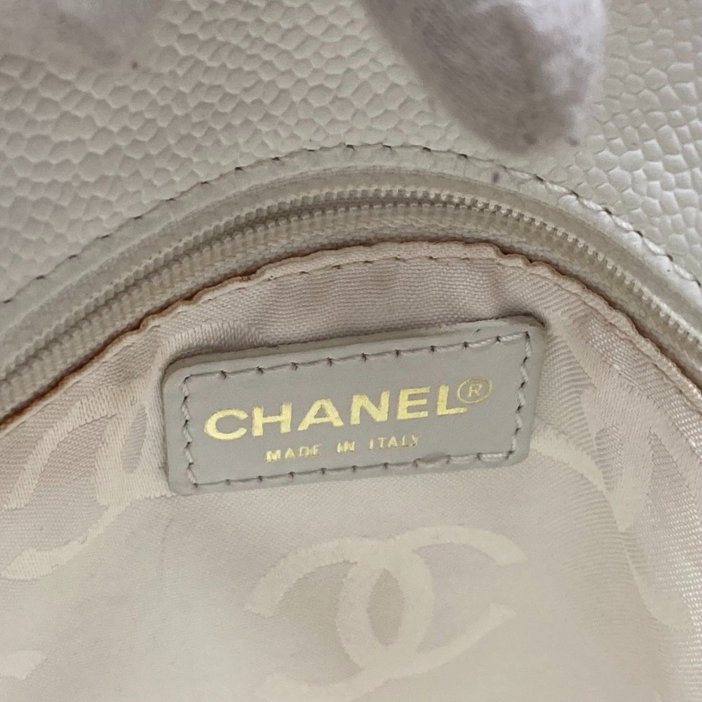 Chanel Logo CC, White, Leather, tote