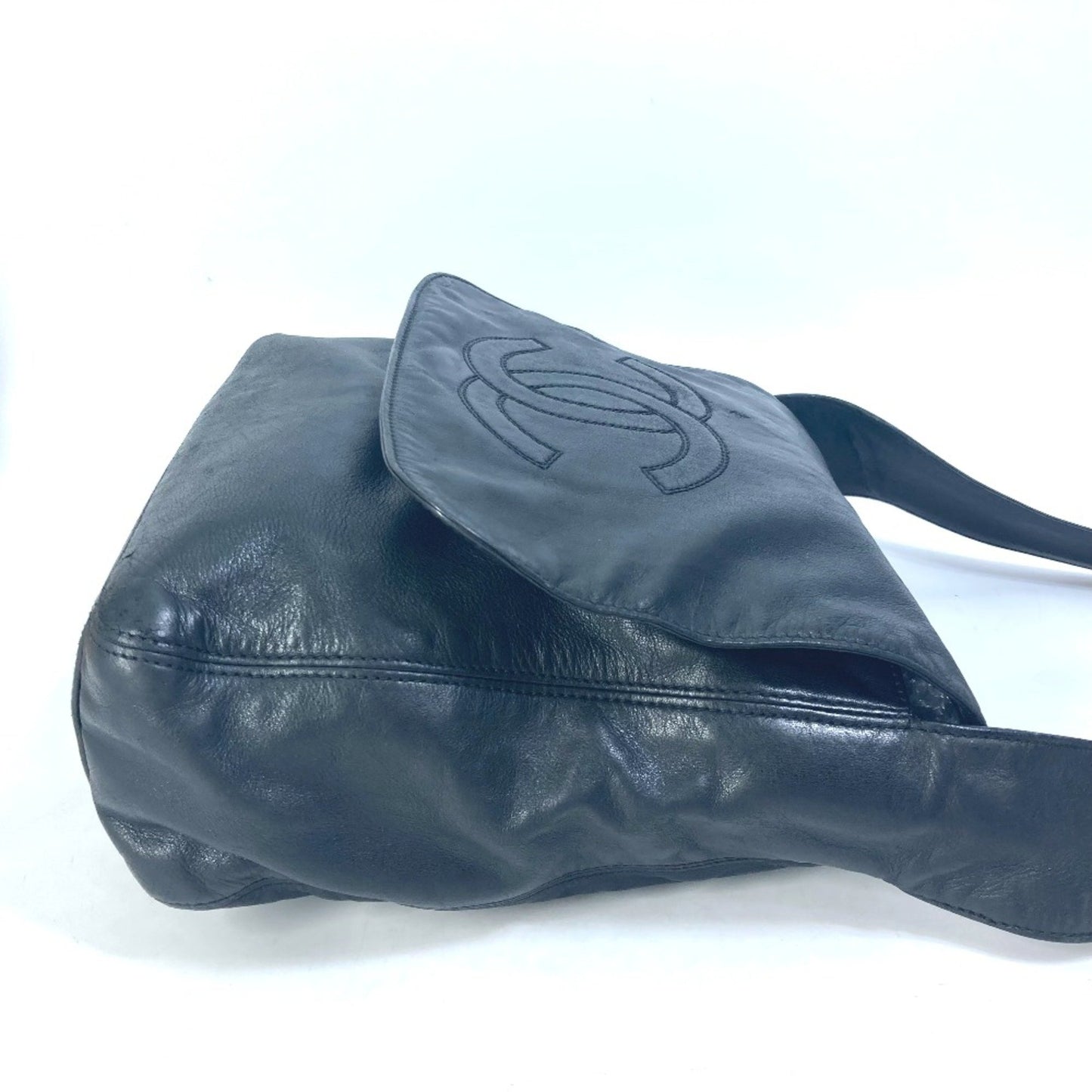 Chanel Logo CC, Black, Leather, shoulder