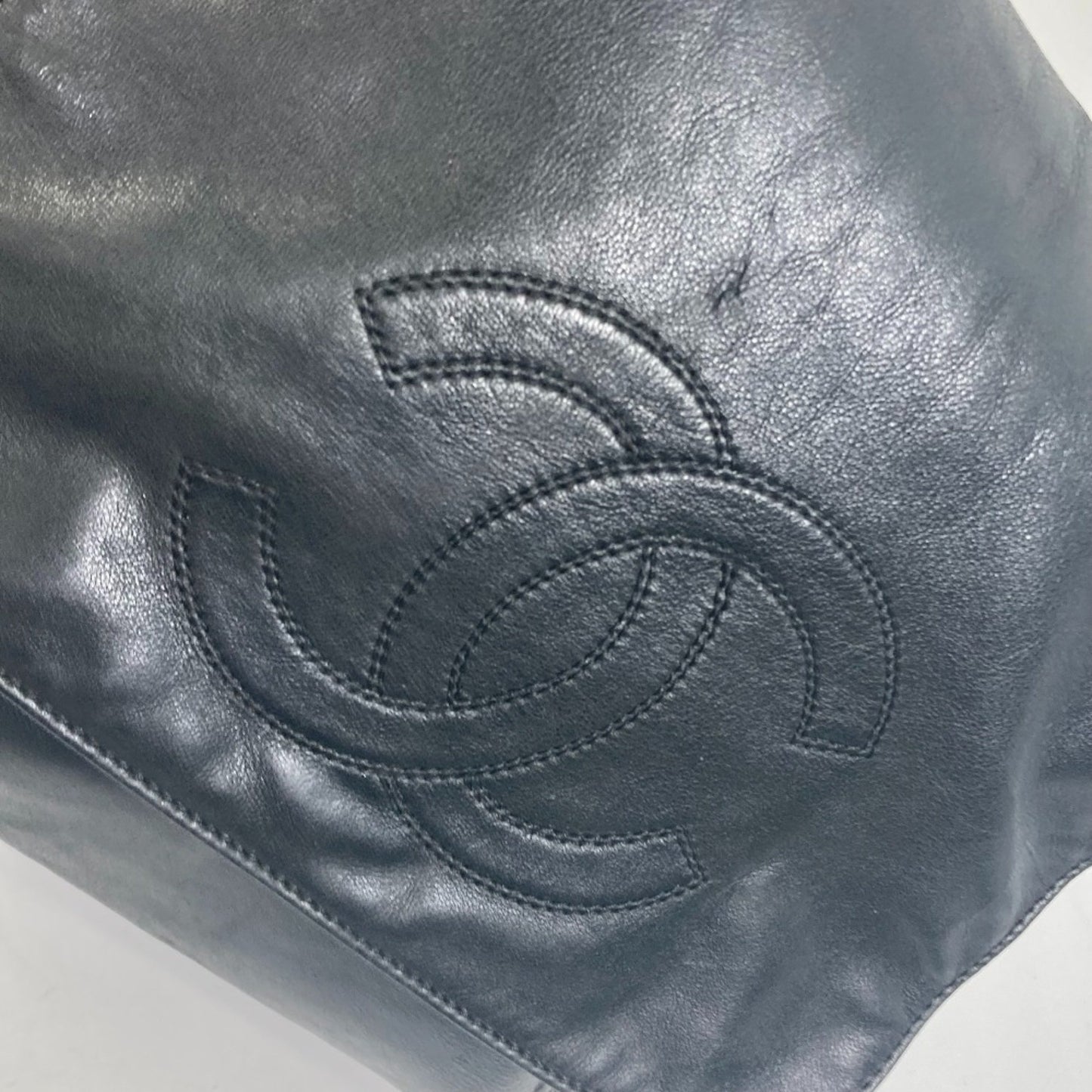 Chanel Logo CC, Black, Leather, shoulder