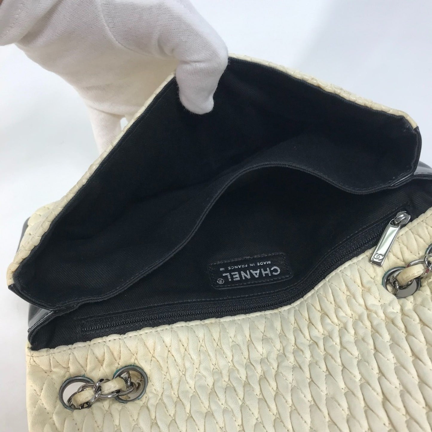 Chanel Timeless, White, Leather, shoulder