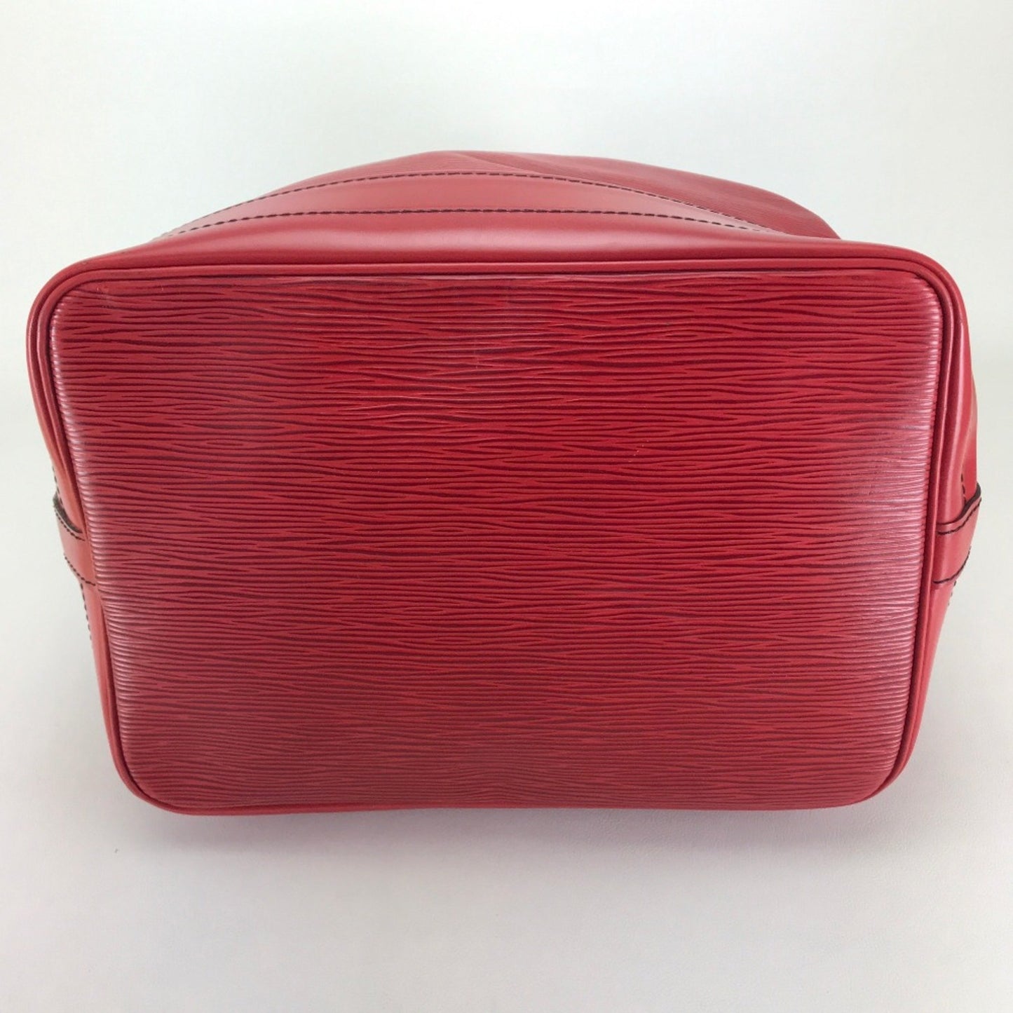 Louis Vuitton Noé, Red, Leather, shoulder