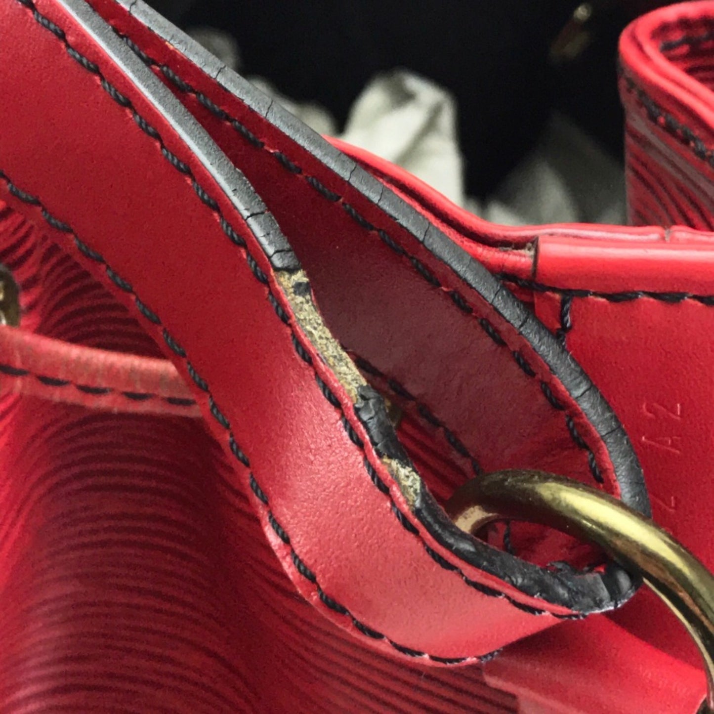 Louis Vuitton Noé, Red, Leather, shoulder