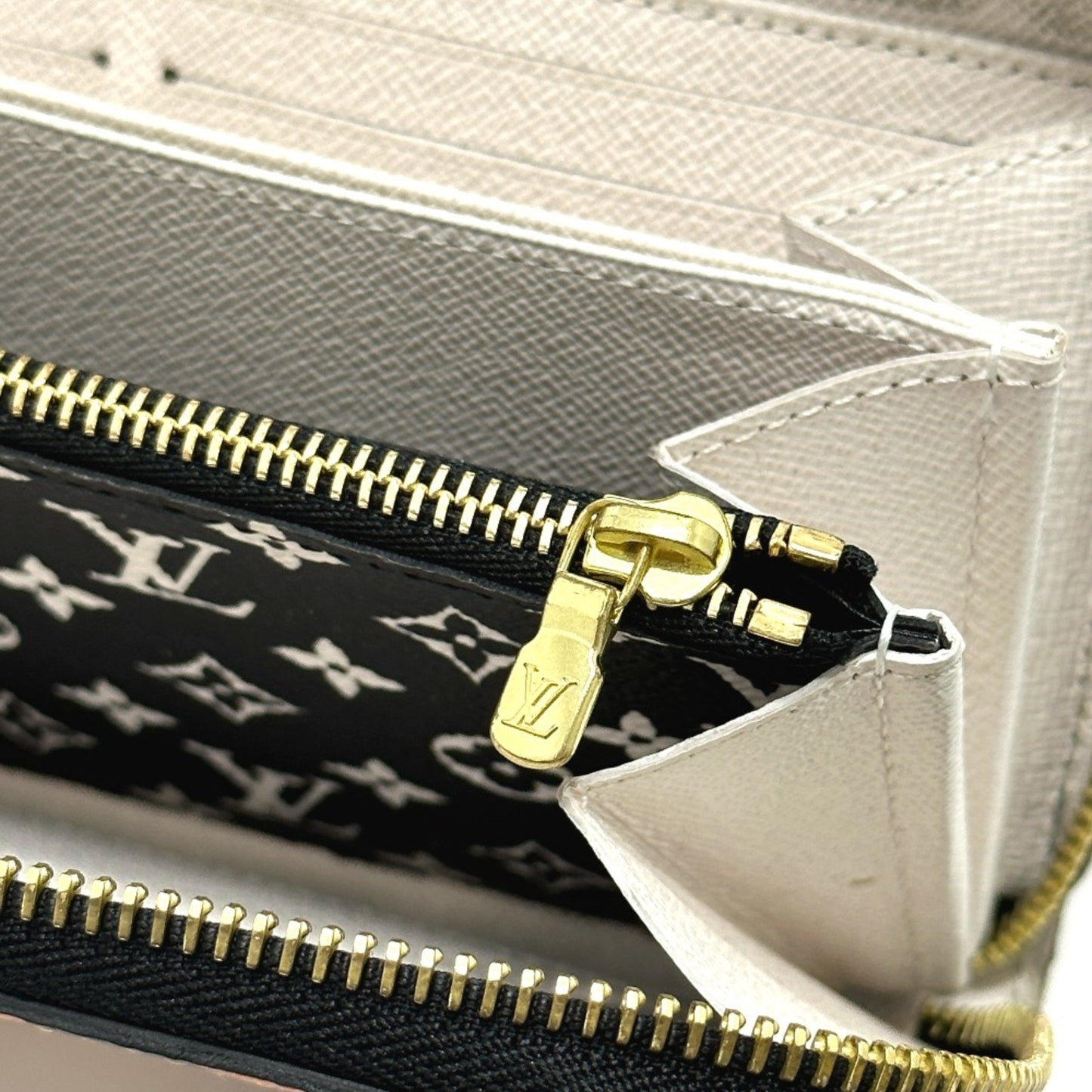 Louis Vuitton Zippy wallet, Brown, Canvas, wallet