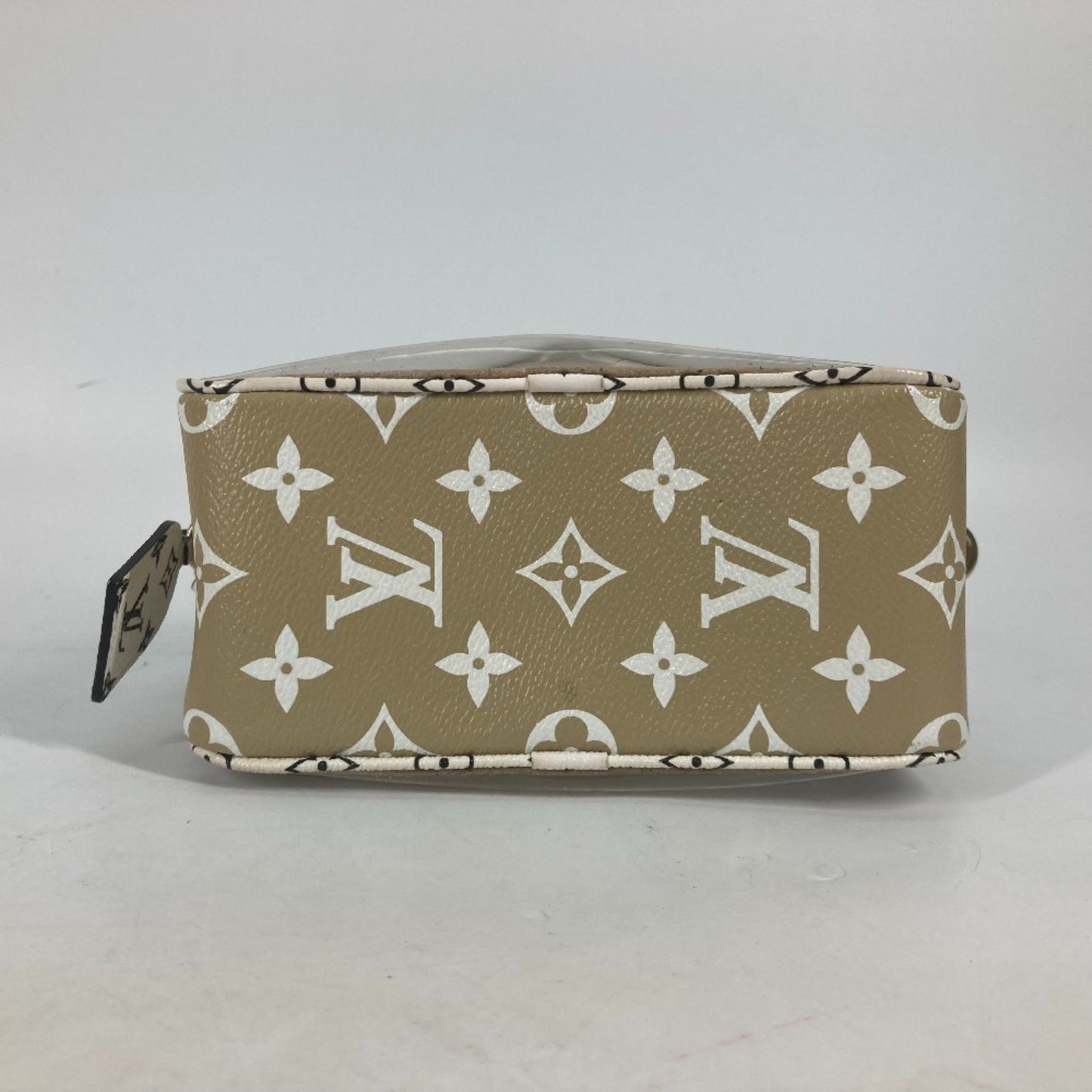 Louis Vuitton Beach Pouch, Beige, Canvas, shoulder