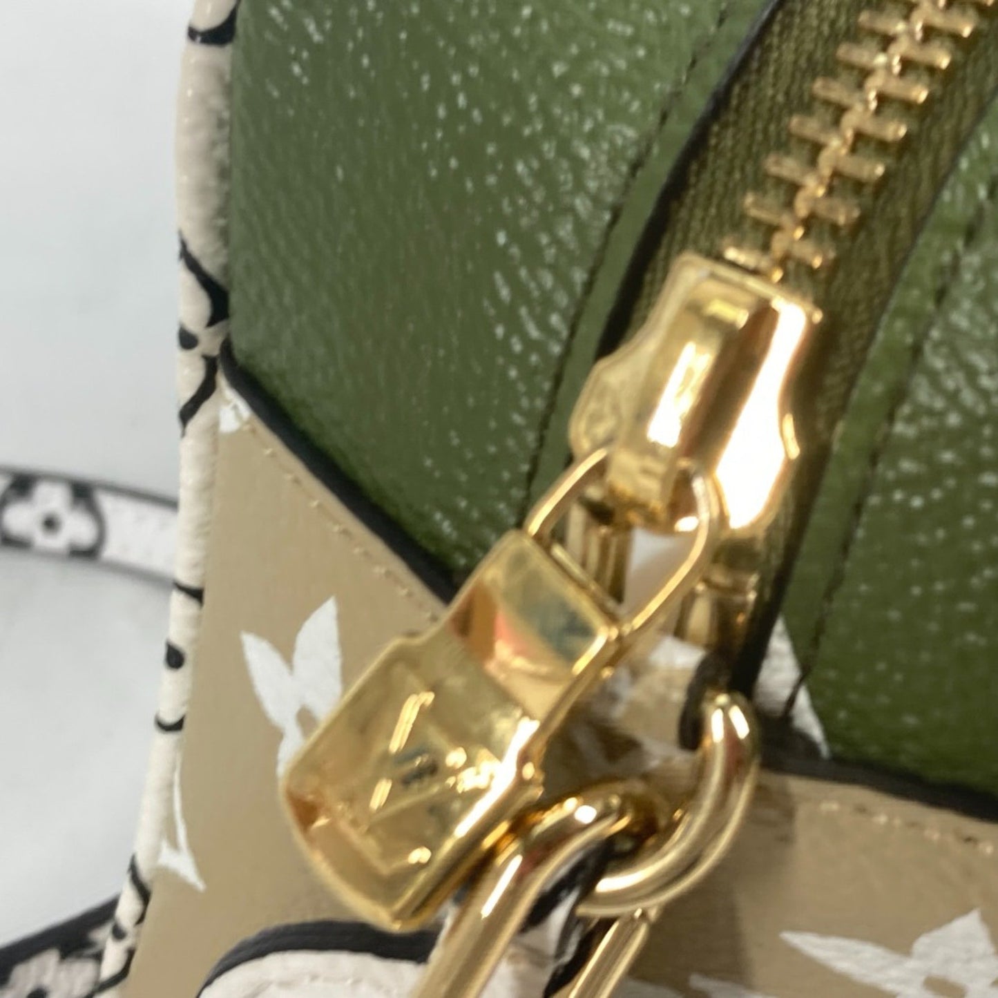 Louis Vuitton Beach Pouch, Beige, Canvas, shoulder