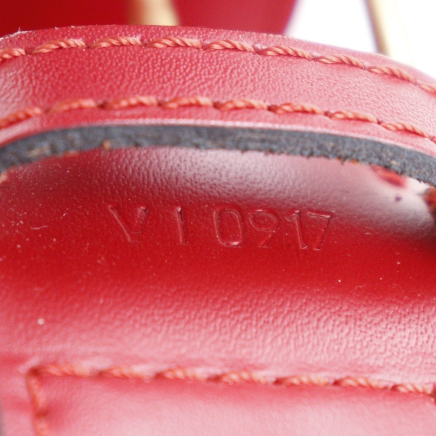 Louis Vuitton Sac d'épaule, Red, Leather, shoulder