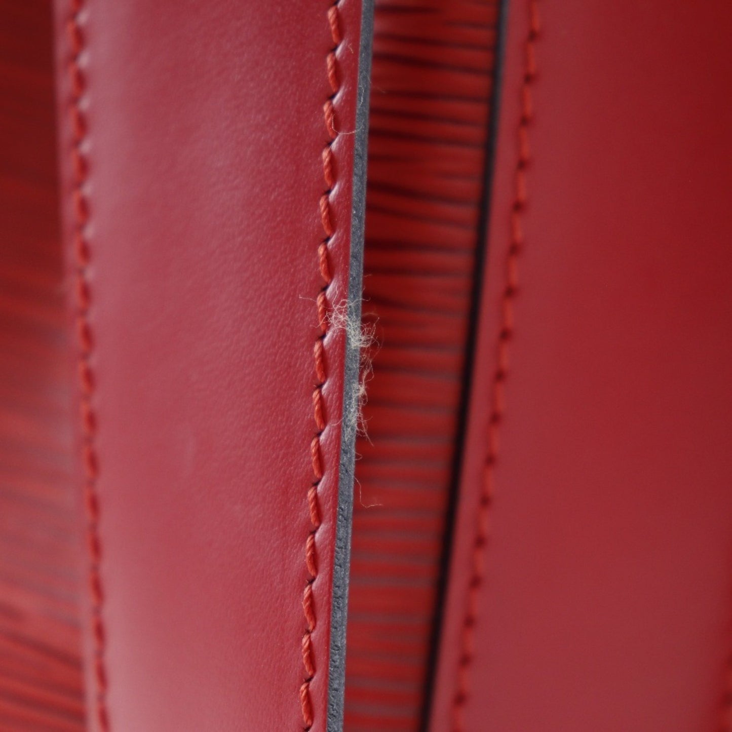 Louis Vuitton Sac d'épaule, Red, Leather, shoulder