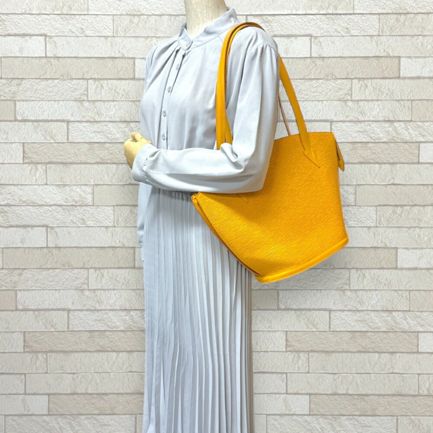 Louis Vuitton Saint Jacques, Yellow, Leather, shoulder