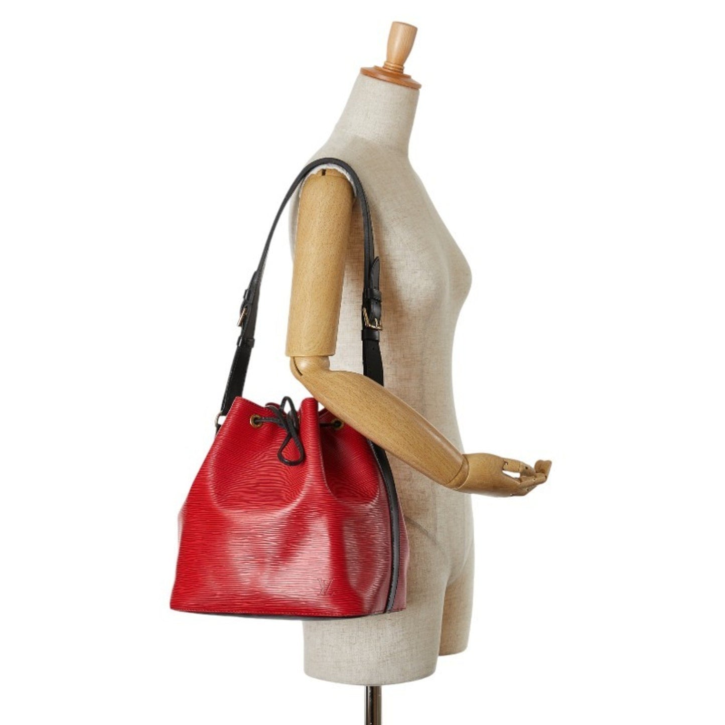 Louis Vuitton Noé, Red, Leather, shoulder