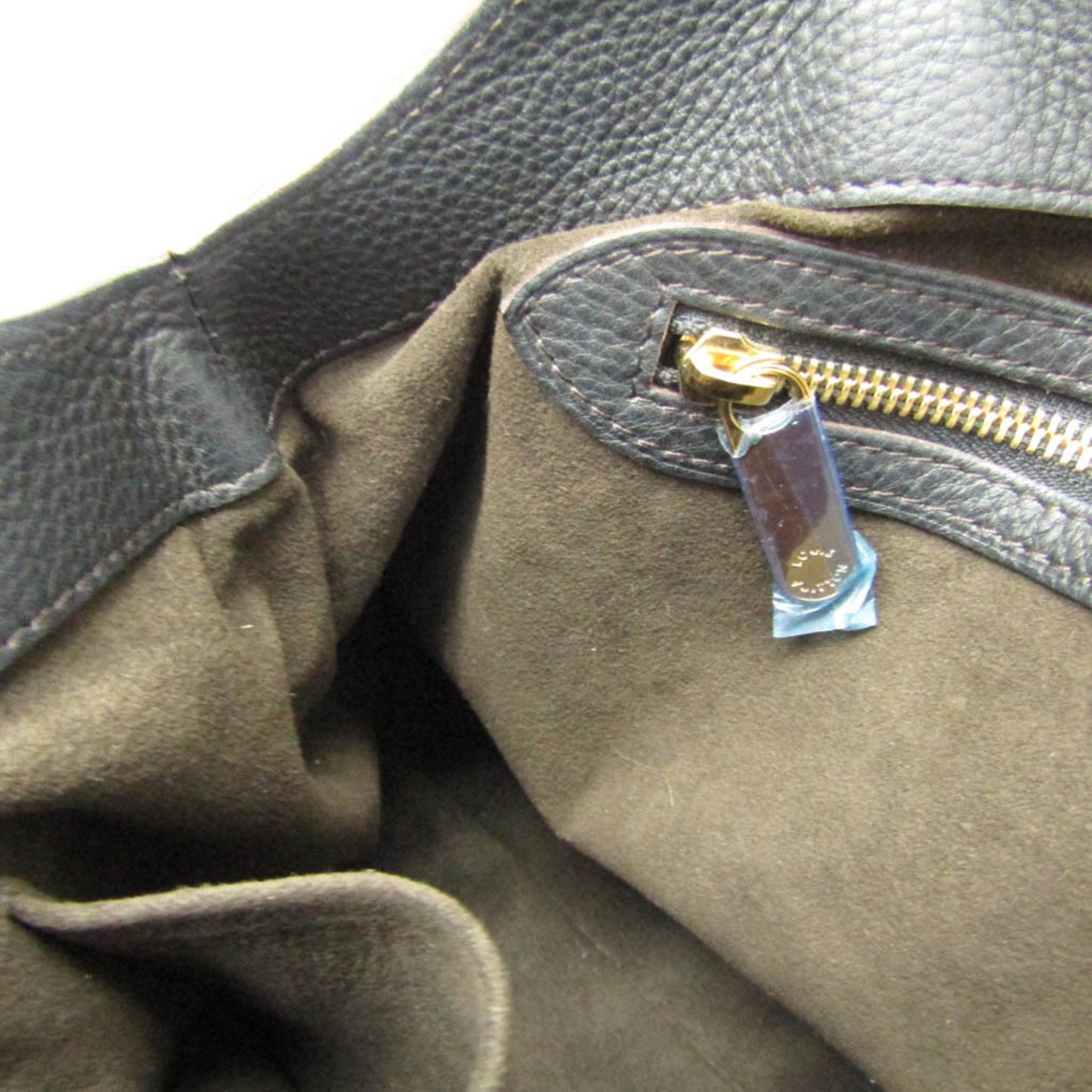 Louis Vuitton Mahina, Black, Leather, handbag