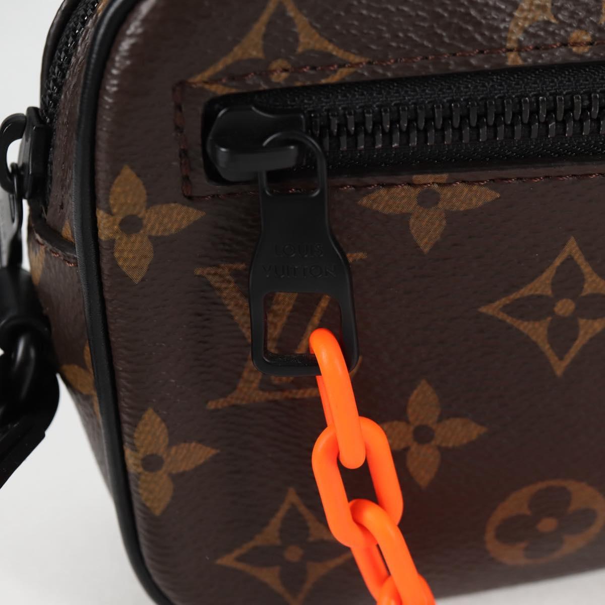 Louis Vuitton Volga, Brown, Canvas, clutch