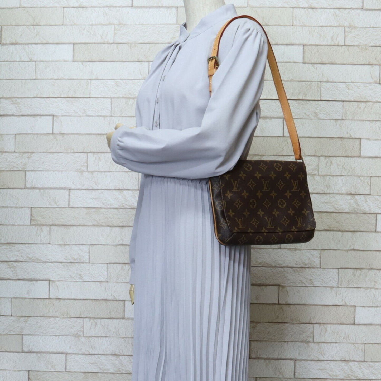 Louis Vuitton Musette Tango, Brown, Canvas, shoulder