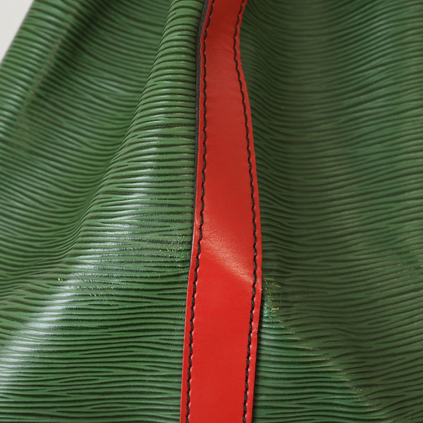 Louis Vuitton Petit Noé, Green, Leather, shoulder