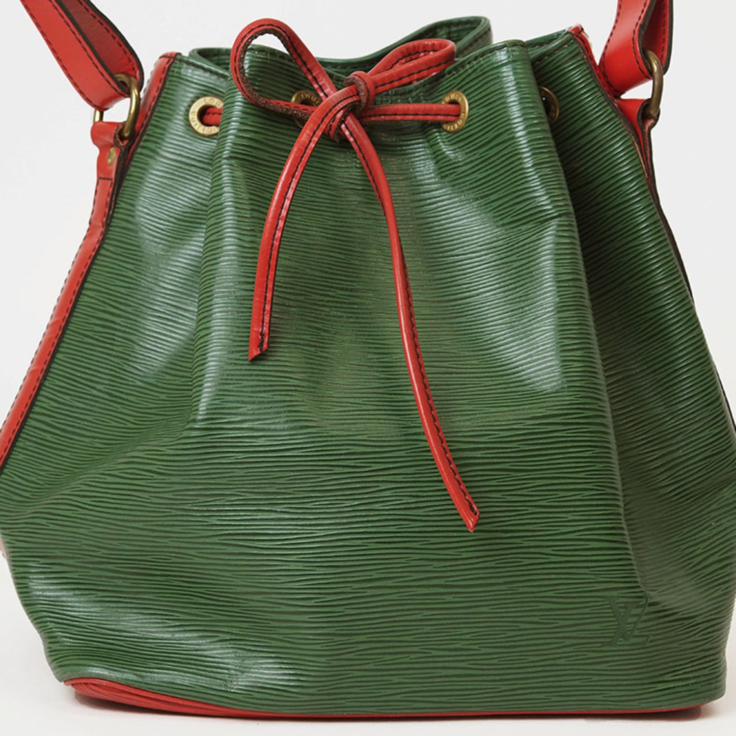 Louis Vuitton Petit Noé, Green, Leather, shoulder