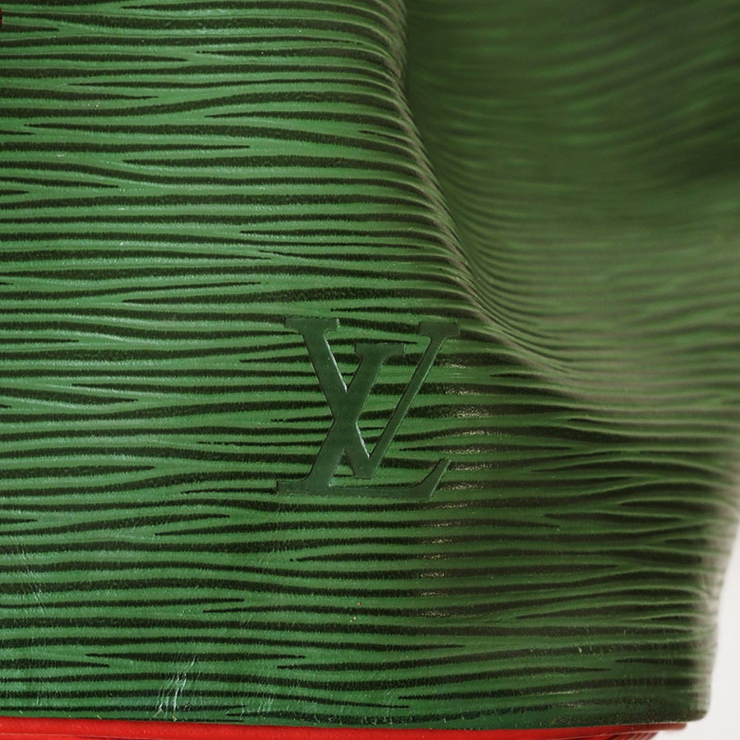 Louis Vuitton Petit Noé, Green, Leather, shoulder