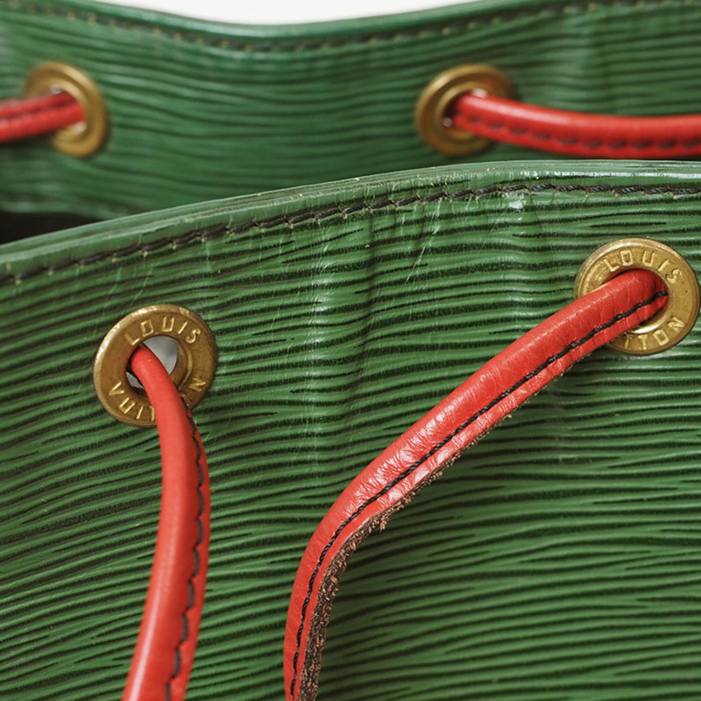 Louis Vuitton Petit Noé, Green, Leather, shoulder
