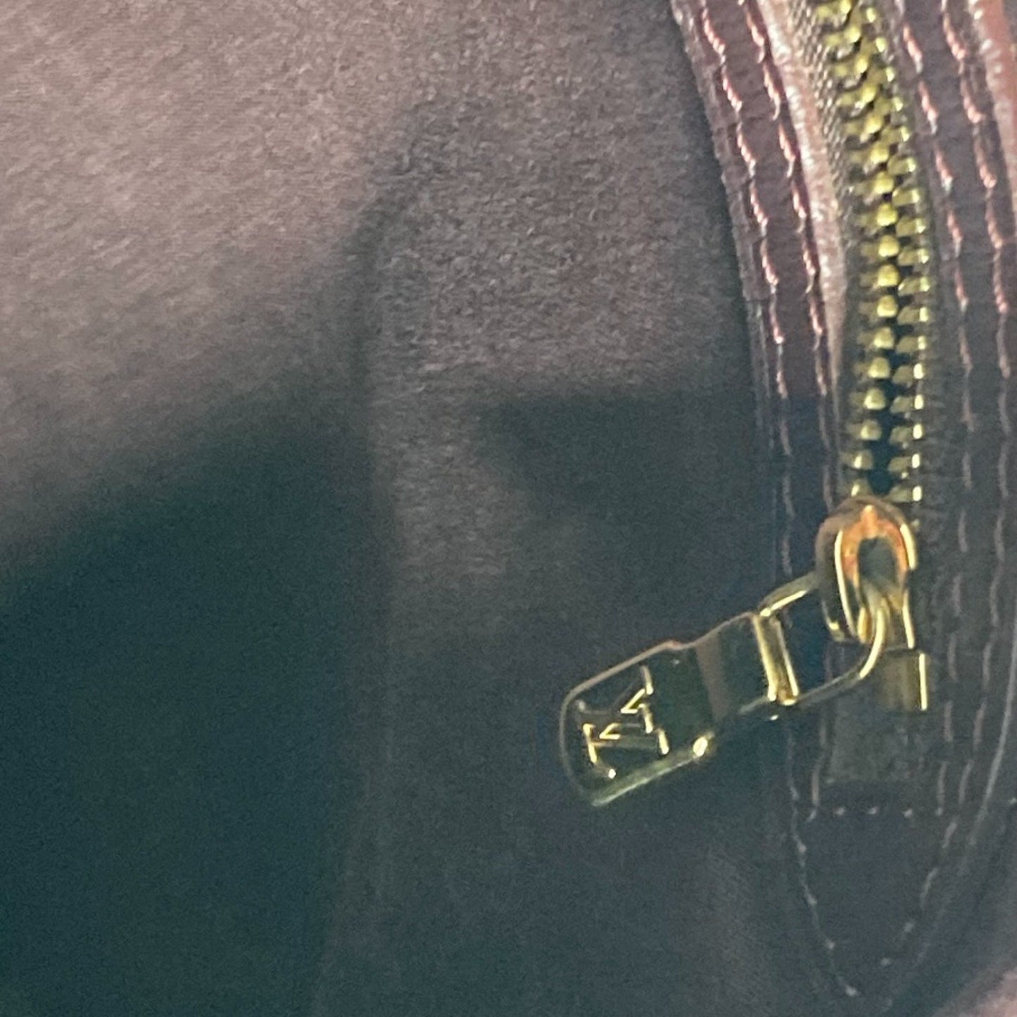 Louis Vuitton Balade, Burgundy, Canvas, shoulder