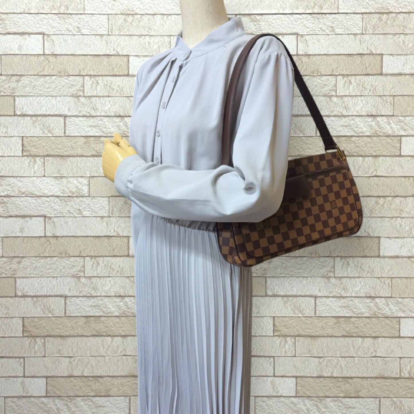 Louis Vuitton Aubagne, Brown, Canvas, shoulder
