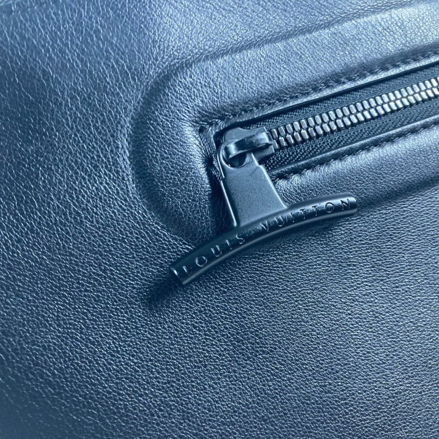 Louis Vuitton Pochette Cosmos, Black, Leather, clutch