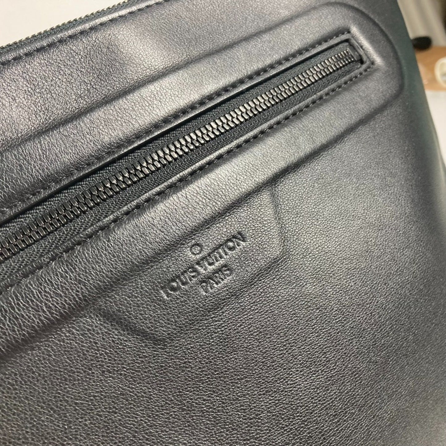 Louis Vuitton Pochette Cosmos, Black, Leather, clutch