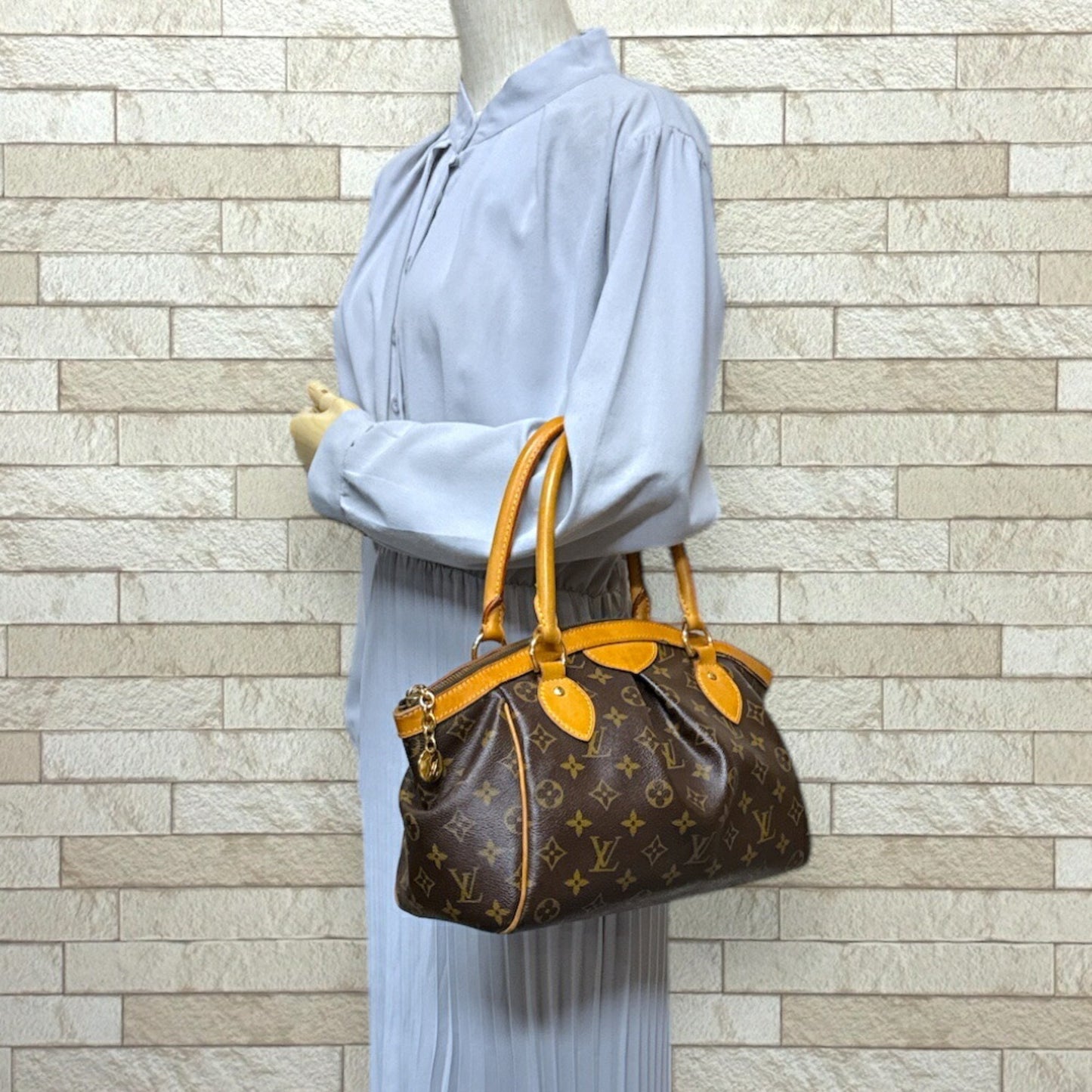 Louis Vuitton Tivoli, Brown, Canvas, handbag