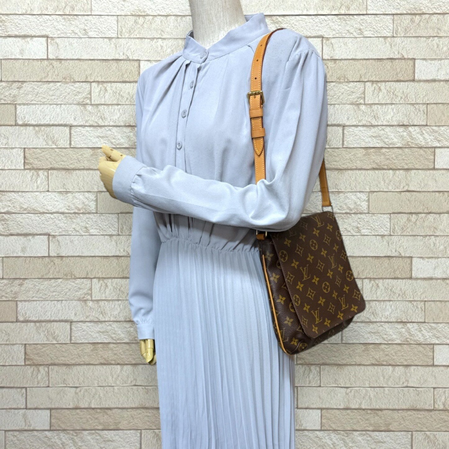Louis Vuitton Musette Salsa, Brown, Canvas, shoulder