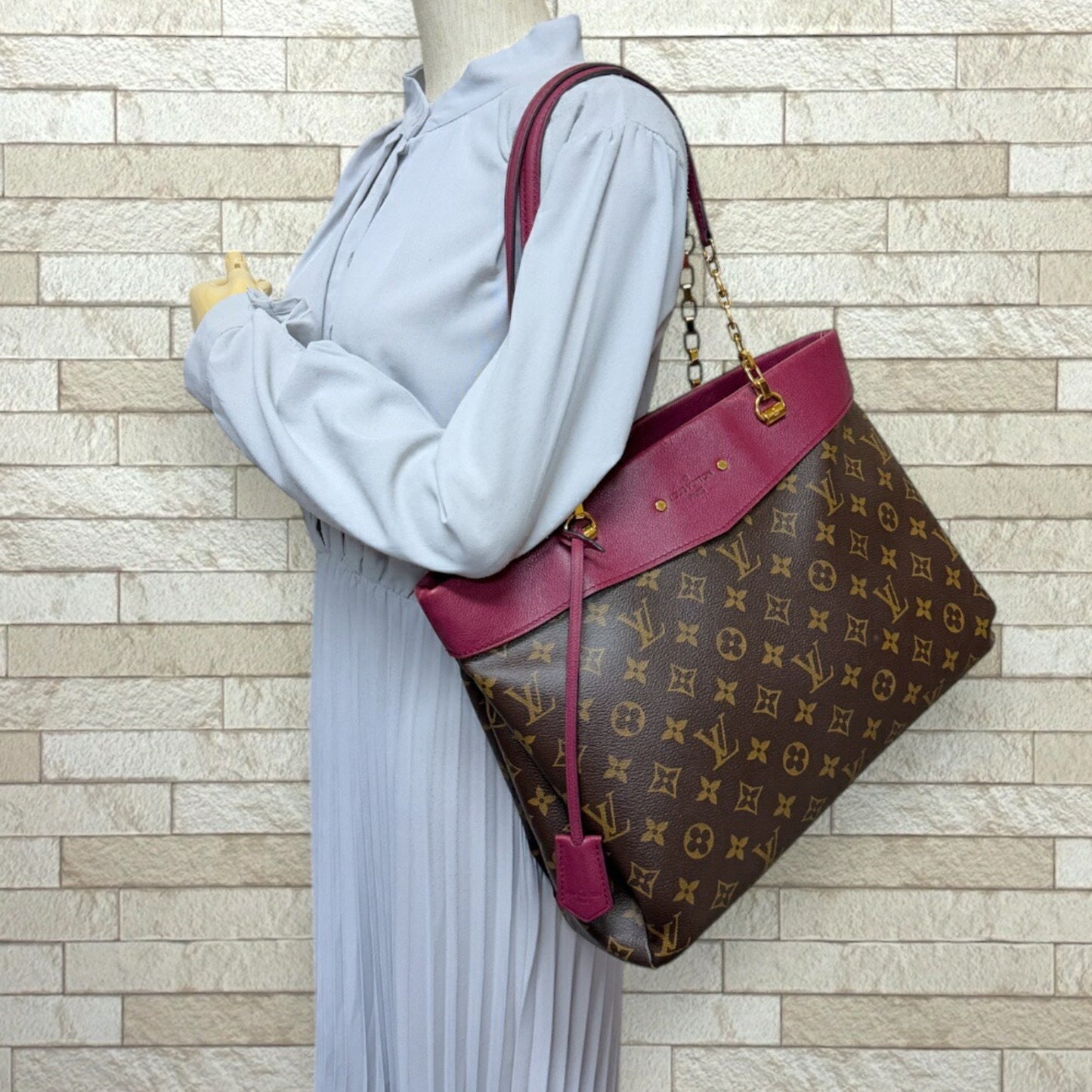 Louis Vuitton Pallas, Brown, Canvas, shoulder