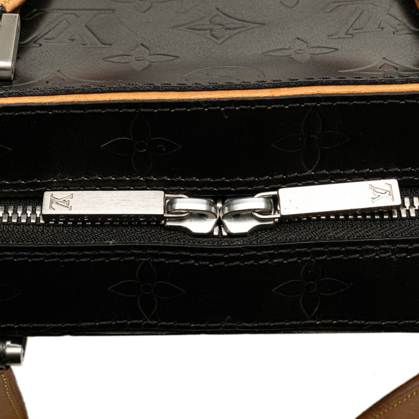 Louis Vuitton Shelton, Black, Leather, handbag