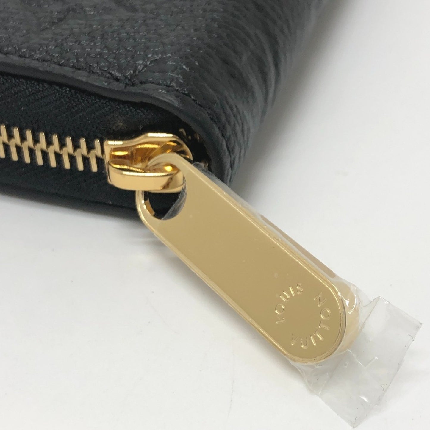 Louis Vuitton Zippy wallet, Black, Leather, wallet