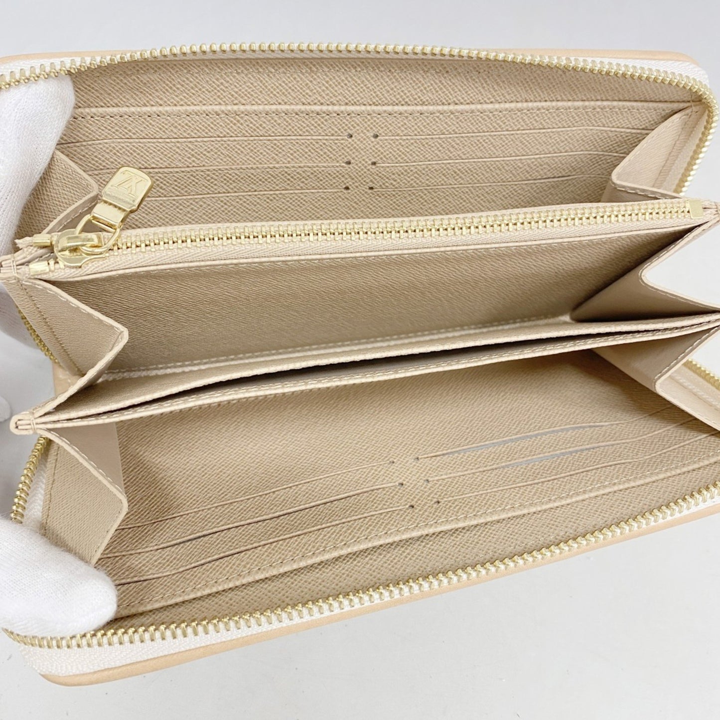Louis Vuitton Zippy wallet, Ecru, Canvas, wallet