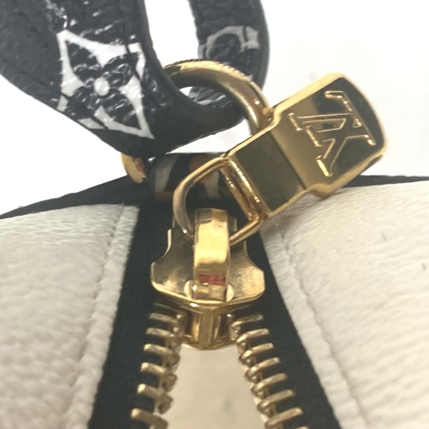 Louis Vuitton Beach Pouch, Black, Leather, clutch