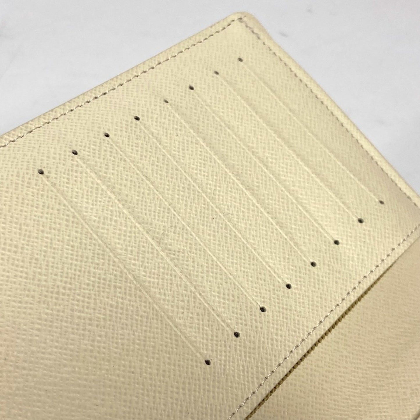 Louis Vuitton Brazza, White, Leather, wallet
