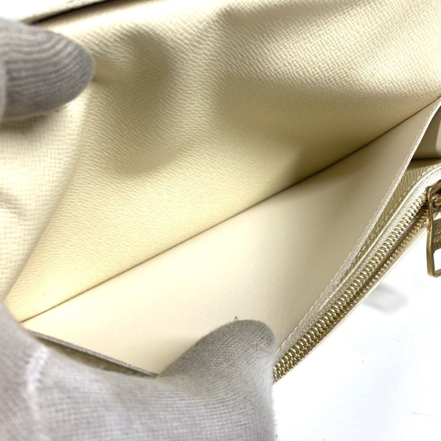 Louis Vuitton Brazza, White, Leather, wallet