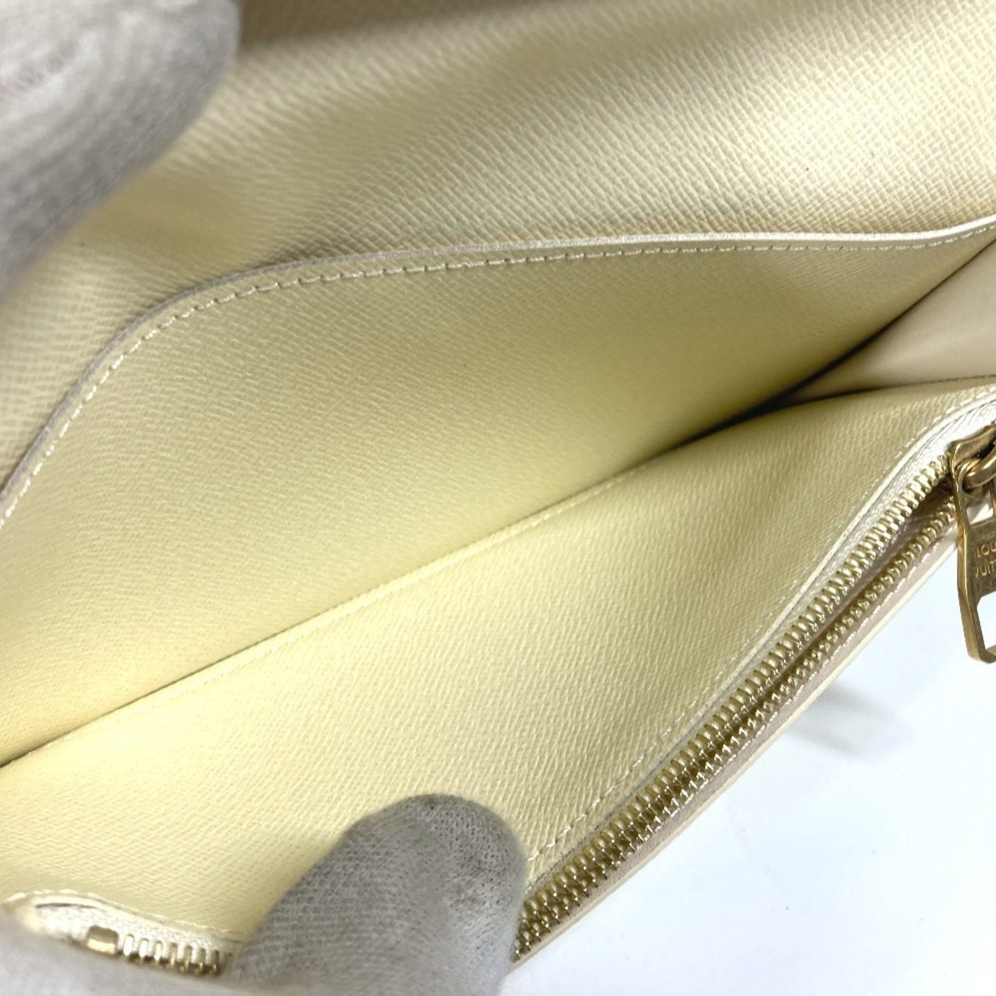 Louis Vuitton Brazza, White, Leather, wallet
