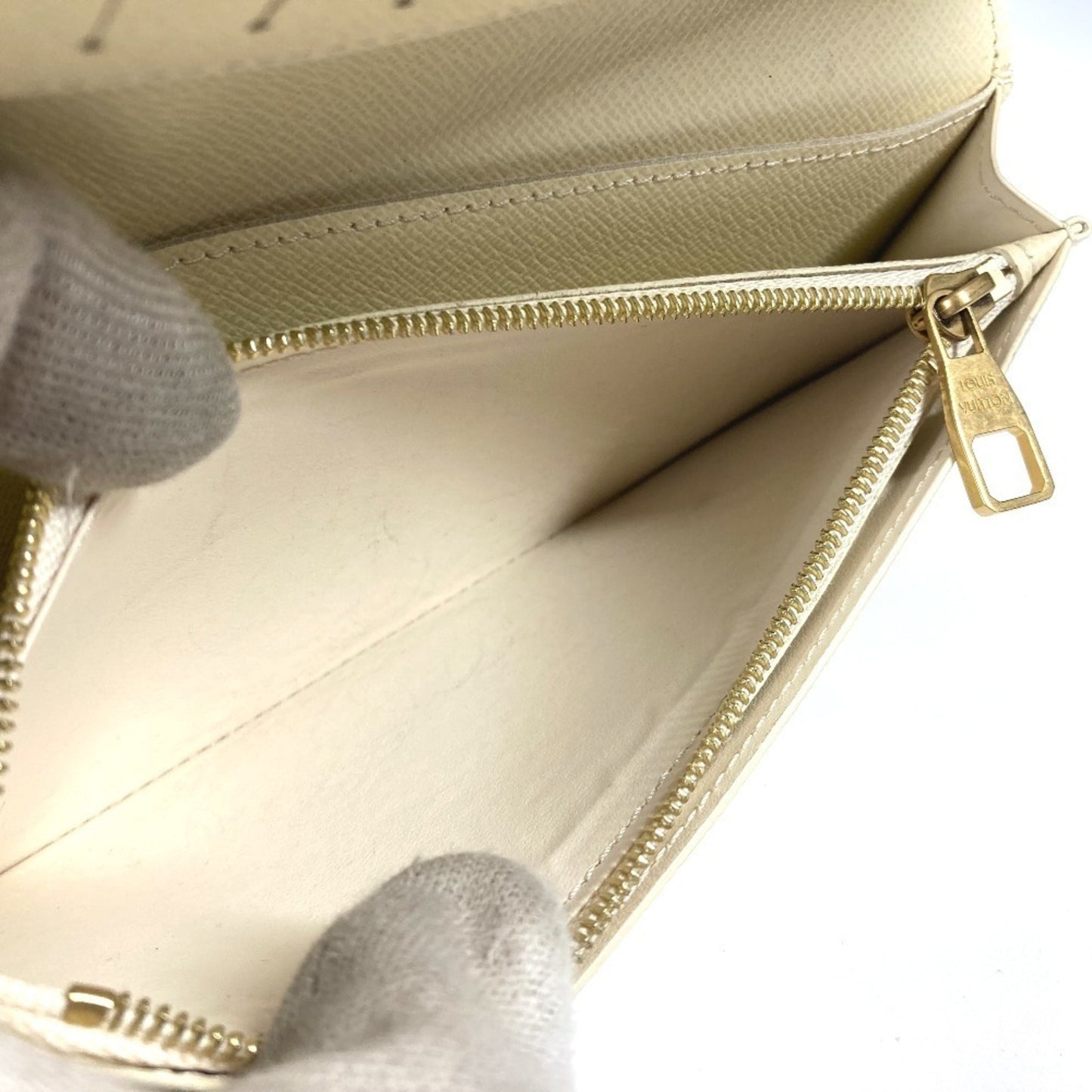 Louis Vuitton Brazza, White, Leather, wallet