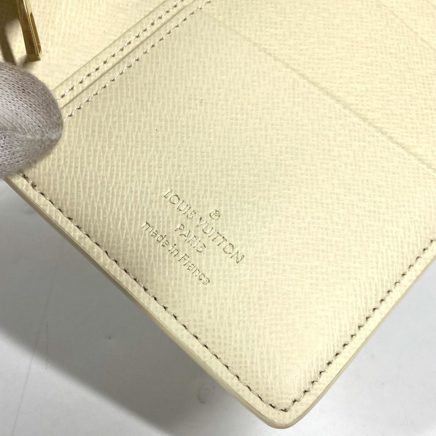Louis Vuitton Brazza, White, Leather, wallet