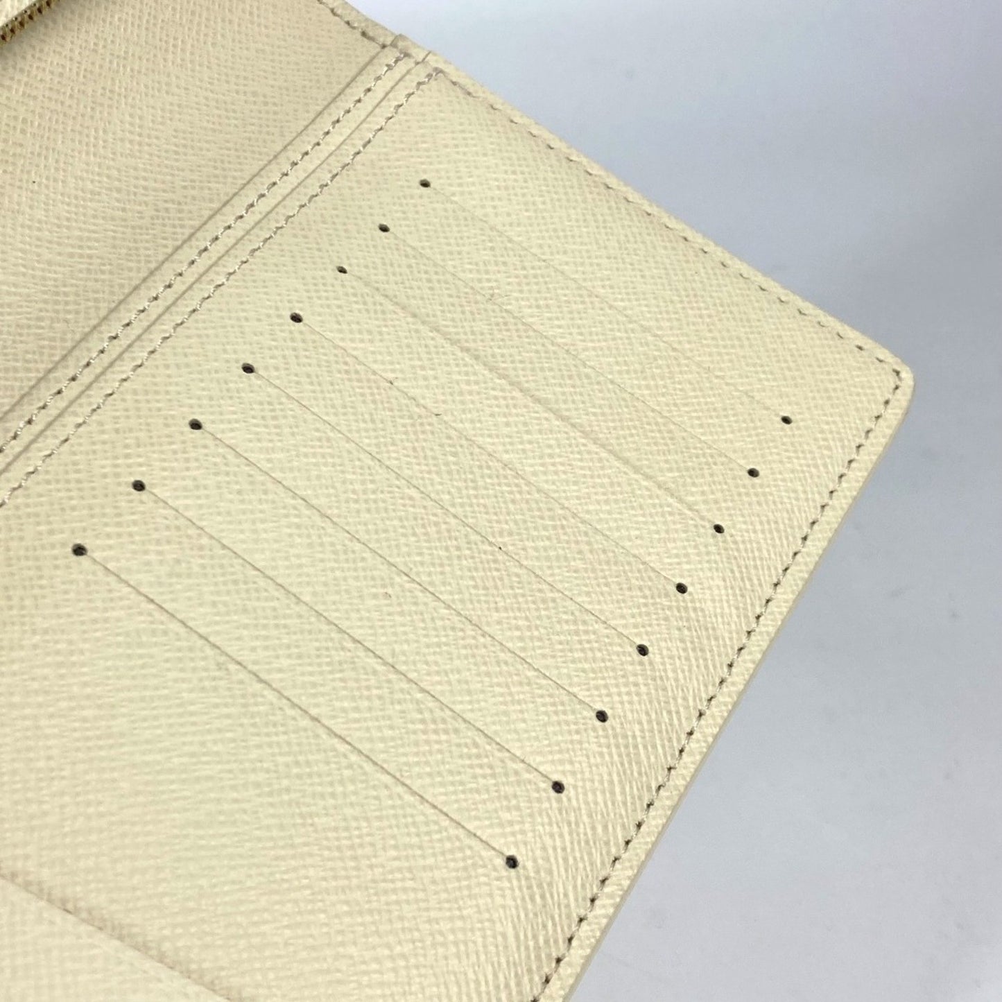 Louis Vuitton Brazza, White, Leather, wallet
