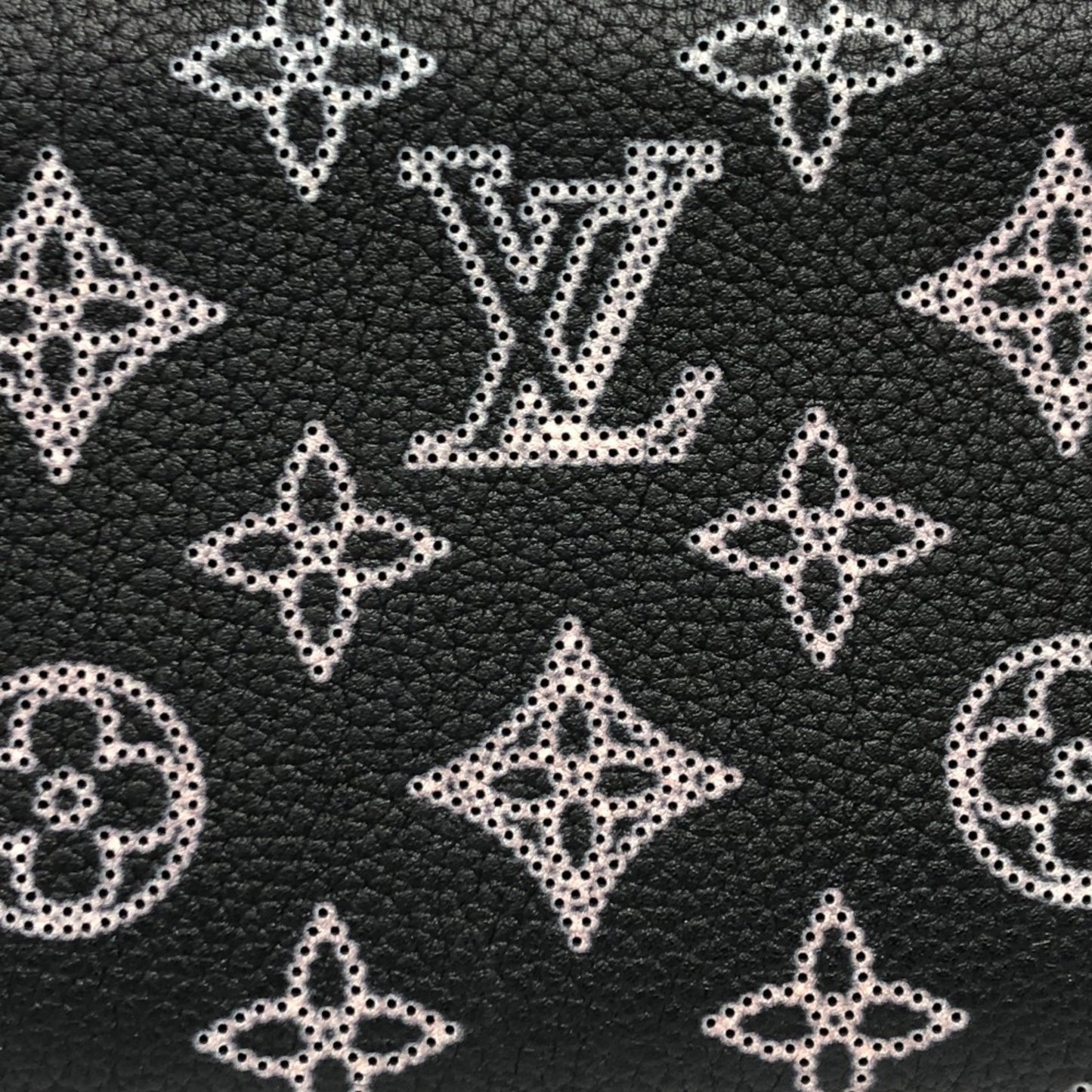Louis Vuitton Portefeuille zippy, Black, Leather, wallet