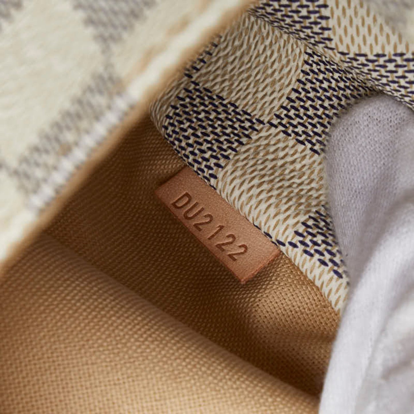 Louis Vuitton Totally, White, Canvas, shoulder