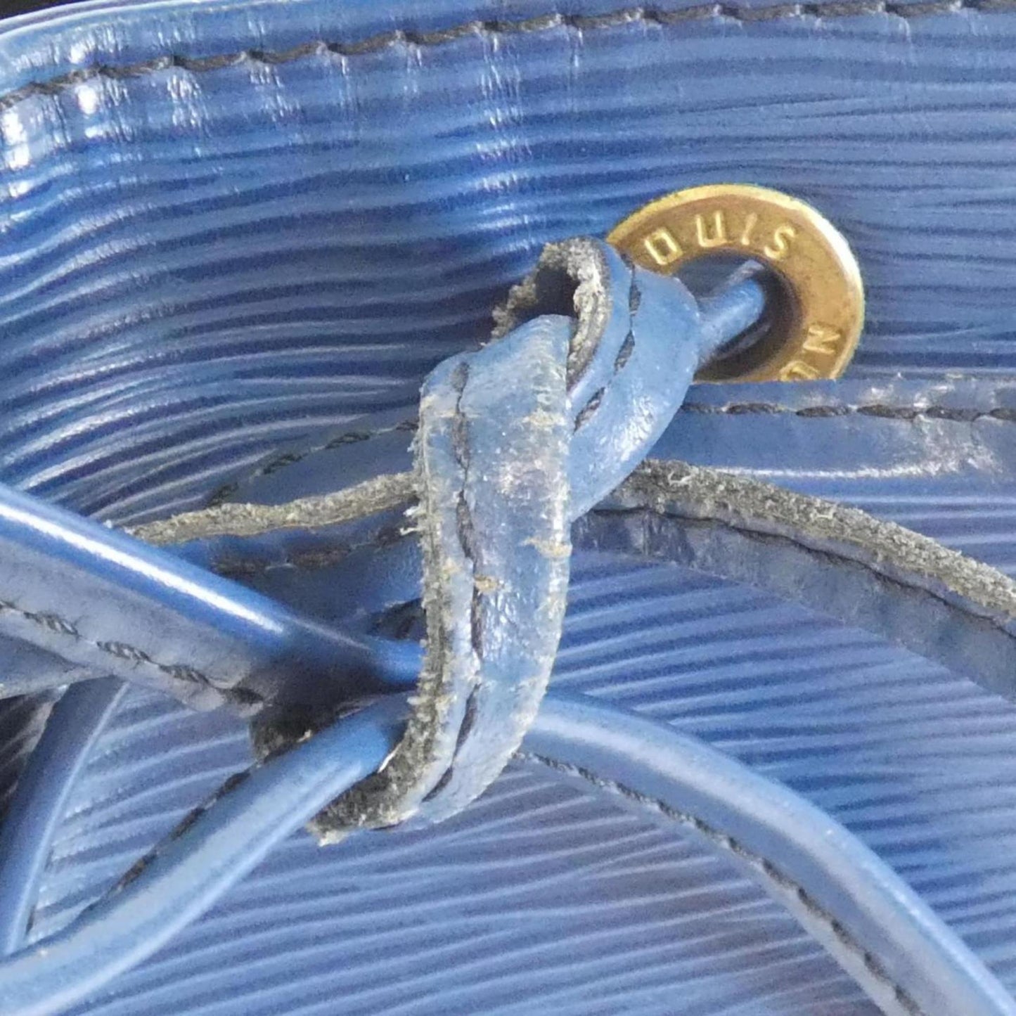 Louis Vuitton Noé, Navy, Leather, shoulder