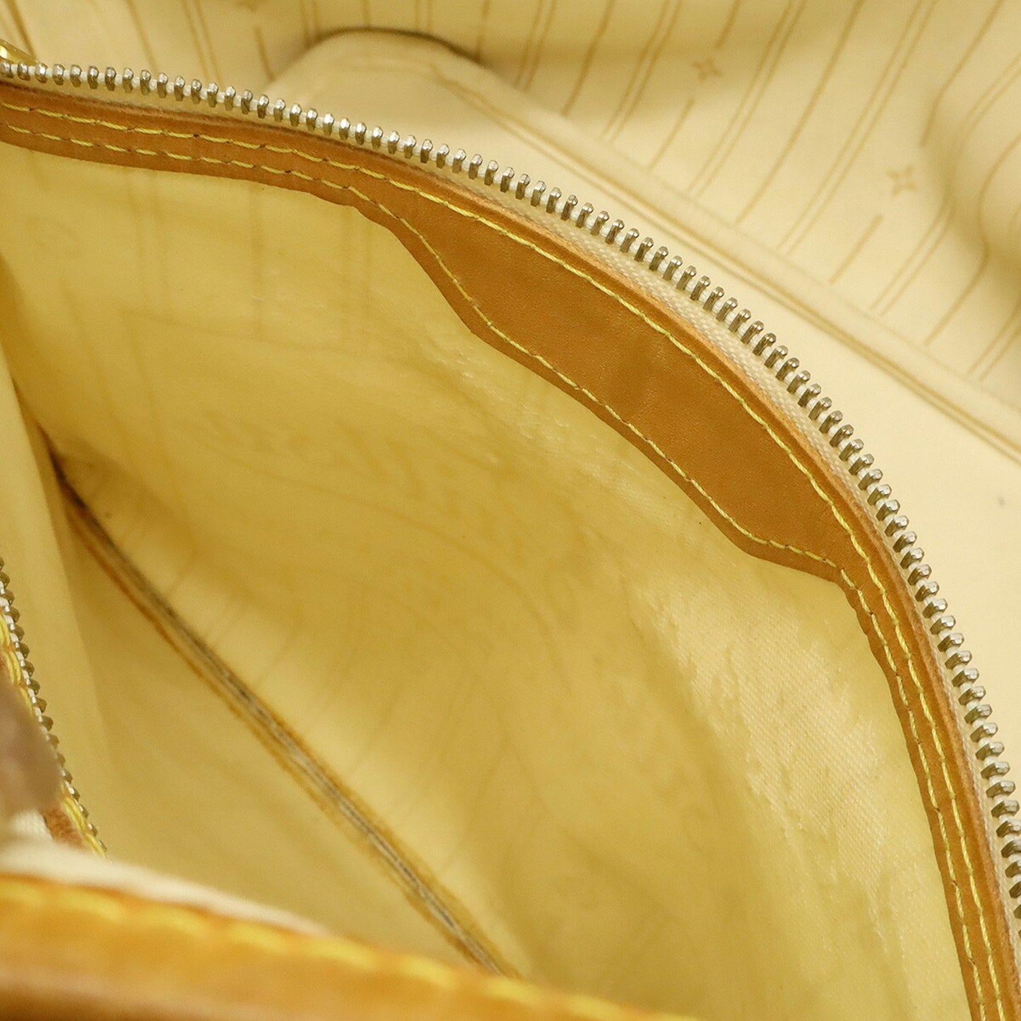 Louis Vuitton Neverfull MM, White, Canvas, tote