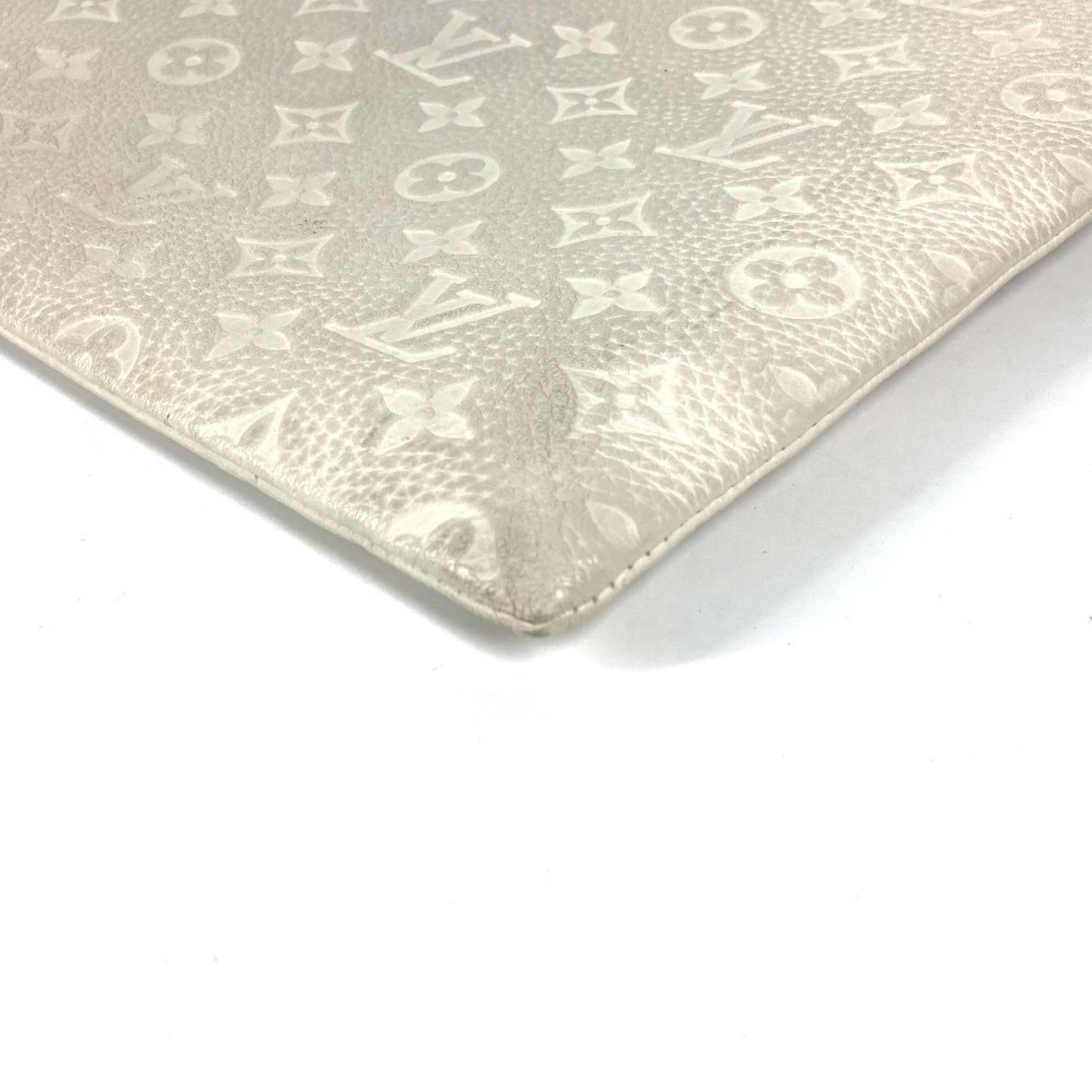 Louis Vuitton Pochette A4, White, Leather, clutch