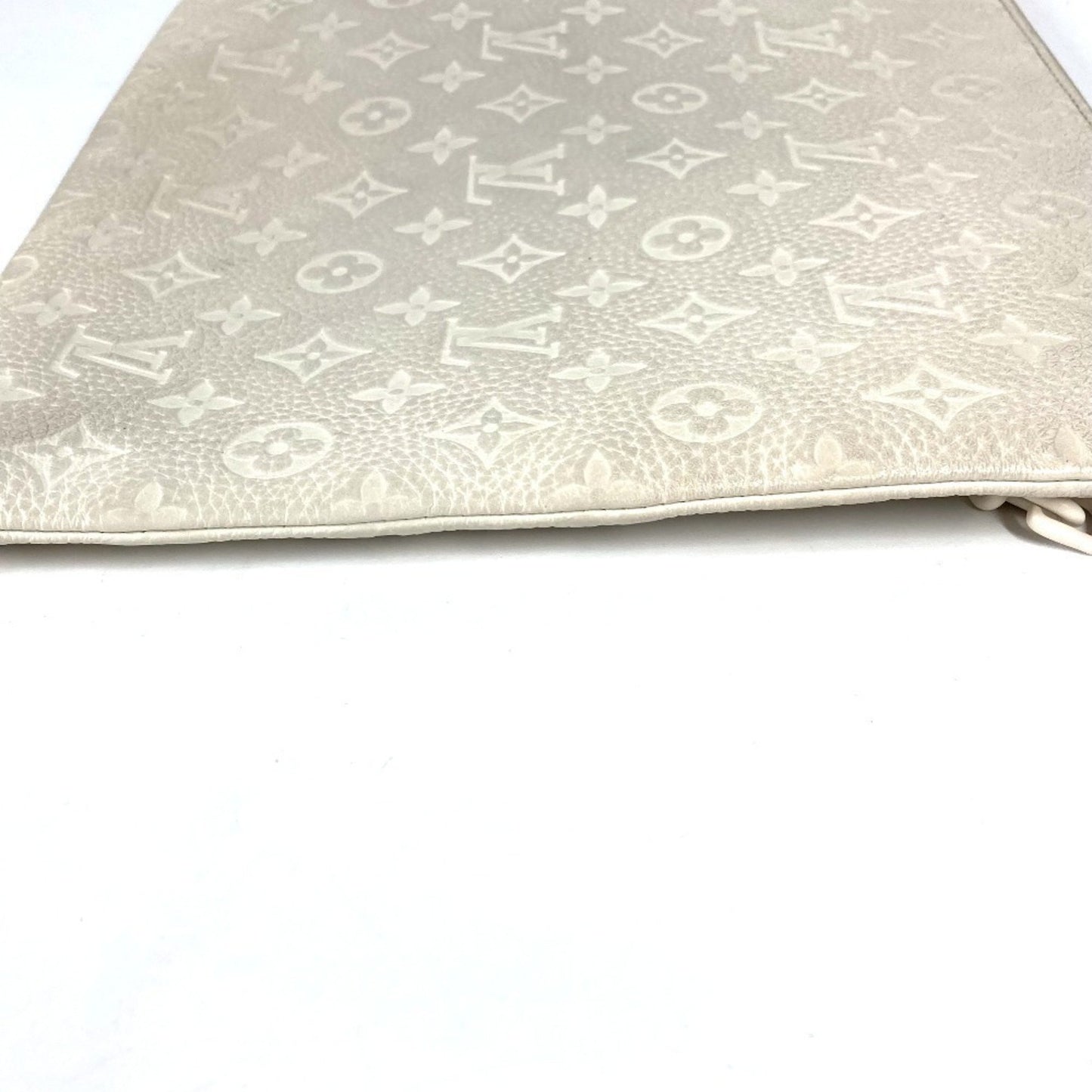 Louis Vuitton Pochette A4, White, Leather, clutch