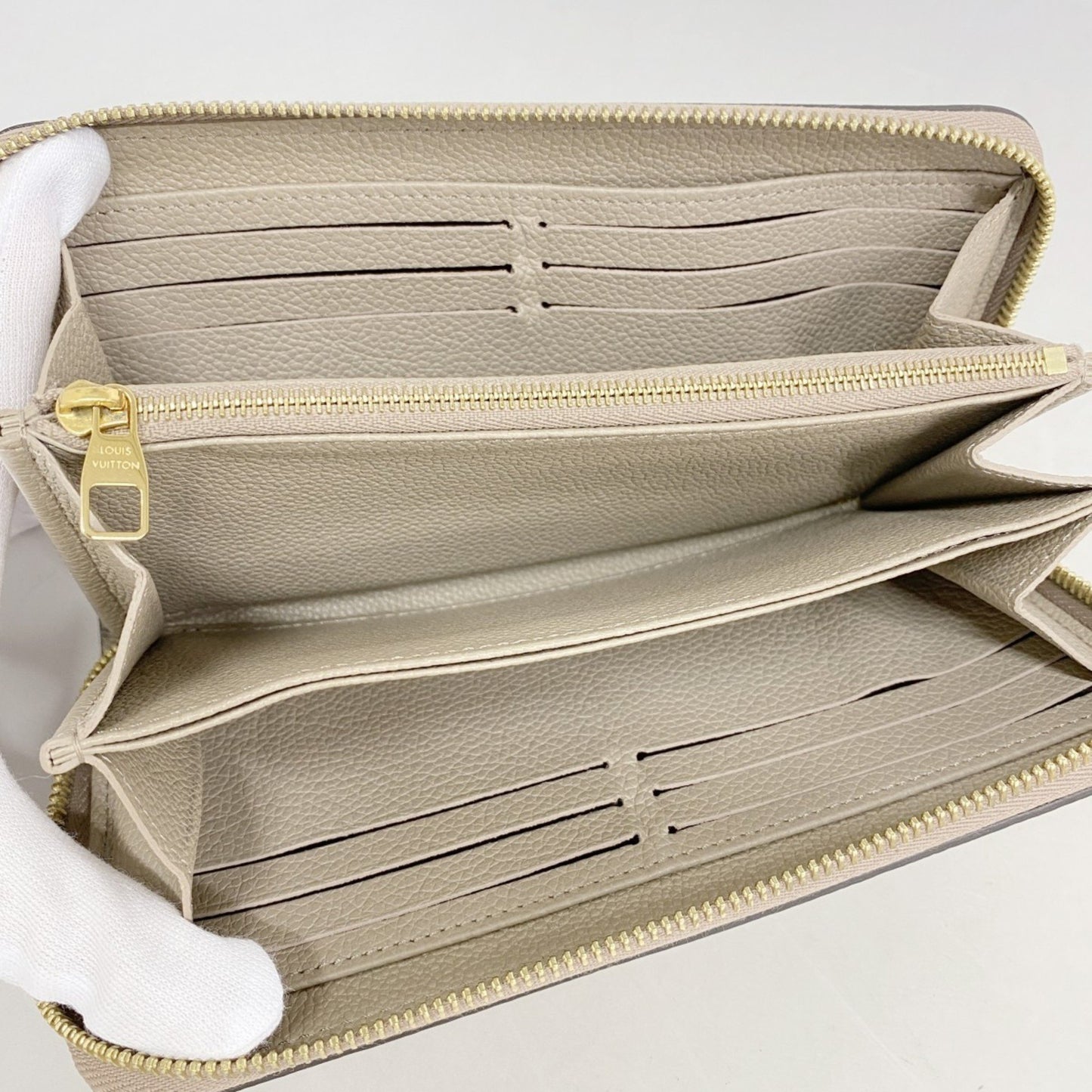 Louis Vuitton Zippy wallet, Beige, Leather, wallet