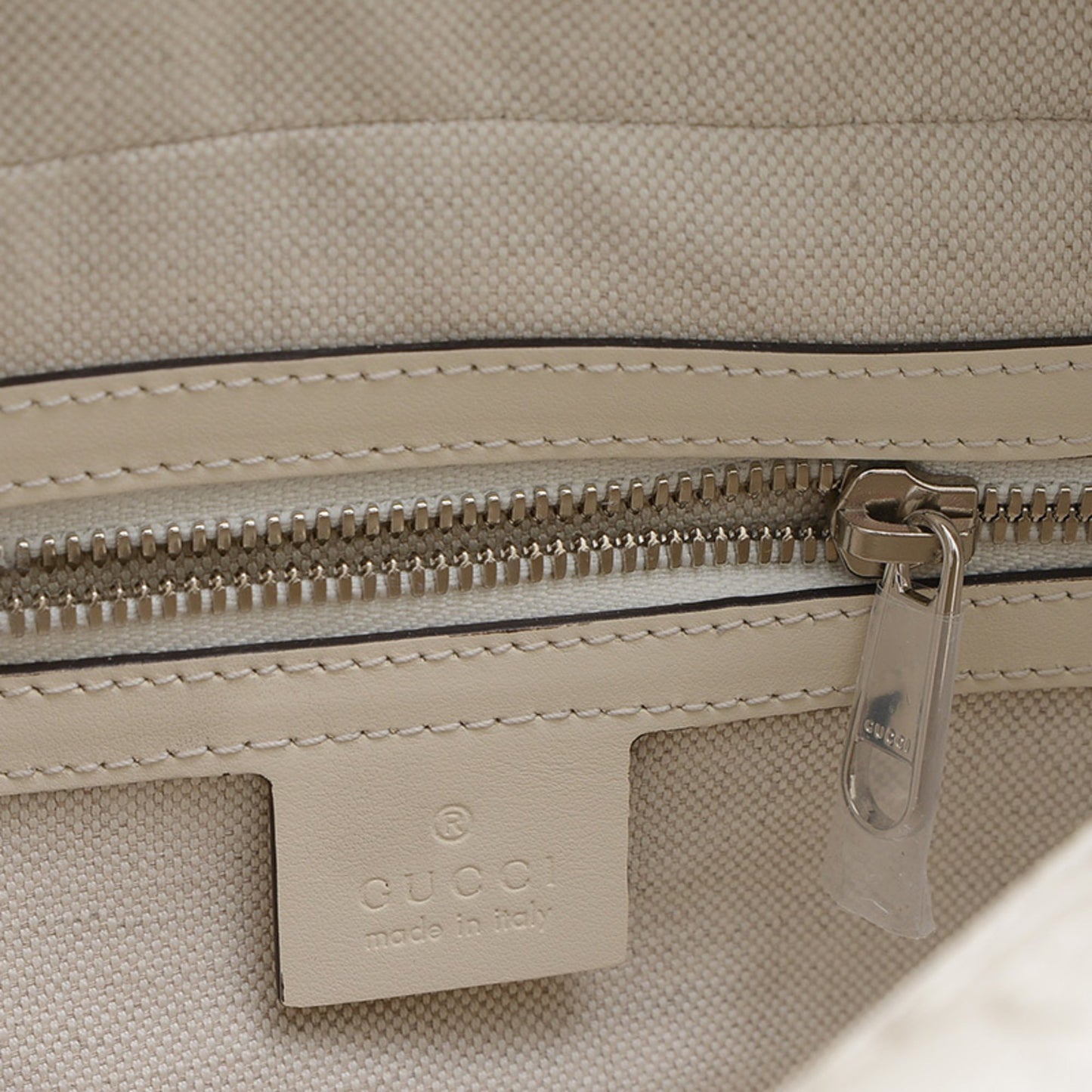 Gucci GG embossé, White, Leather, shoulder