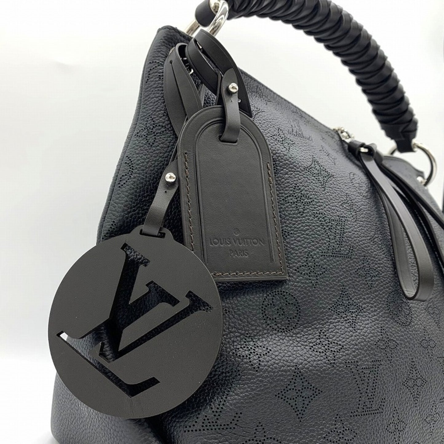 Louis Vuitton Mahina, Black, Leather, shoulder