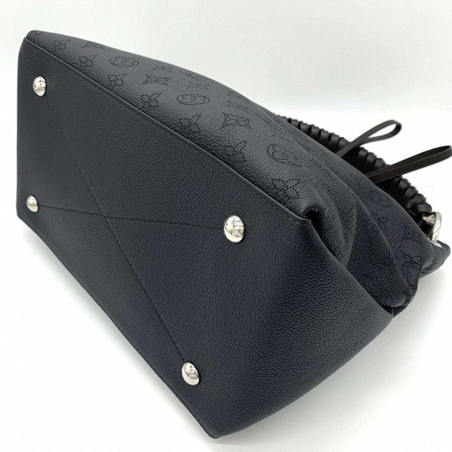 Louis Vuitton Mahina, Black, Leather, shoulder