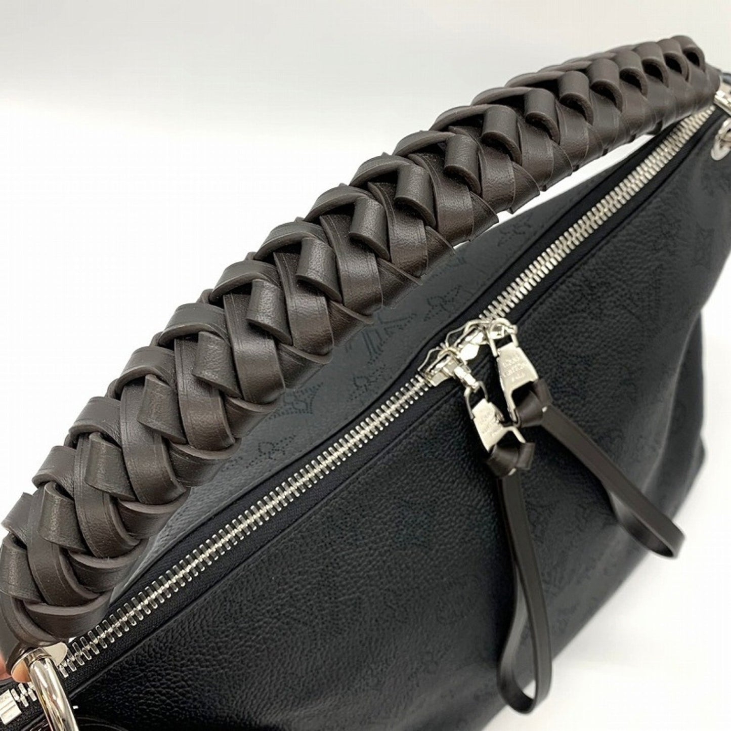 Louis Vuitton Mahina, Black, Leather, shoulder